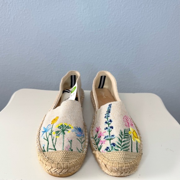 Joules embroidered floral slip-on espadrilles - Picture 3 of 9